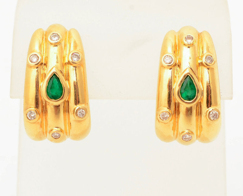 gold-earrings-with-emerald-and-diamonds-1265192-1