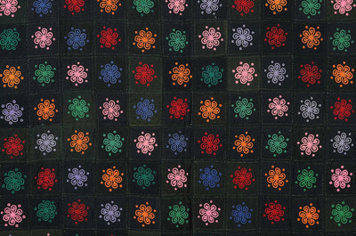 lancaster-county-amish-embroidered-quilt-1441244-center-zoomed-detail-2