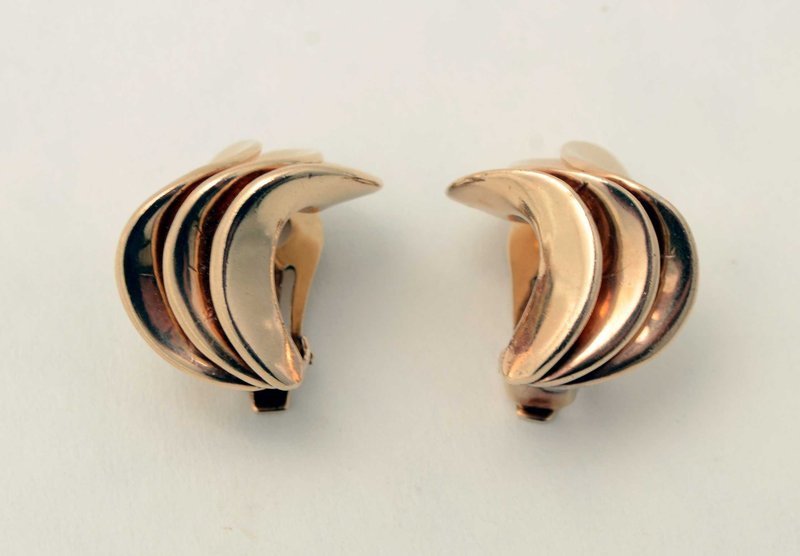 modernist-gold-earrings-circa-1950-1201131-1
