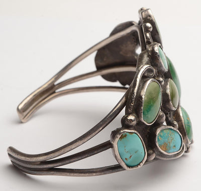 native-american-turquoise-bracelet-circa-1950-1294033-2
