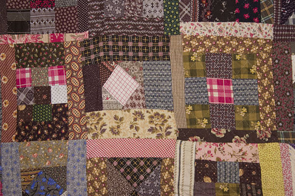 Nine-Patch-and-Hourglass-Quilt-Circa-1880-Pennsylvania-737699-6