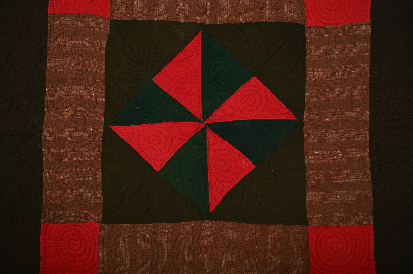 Welsh Quilt with Center Pinwheel