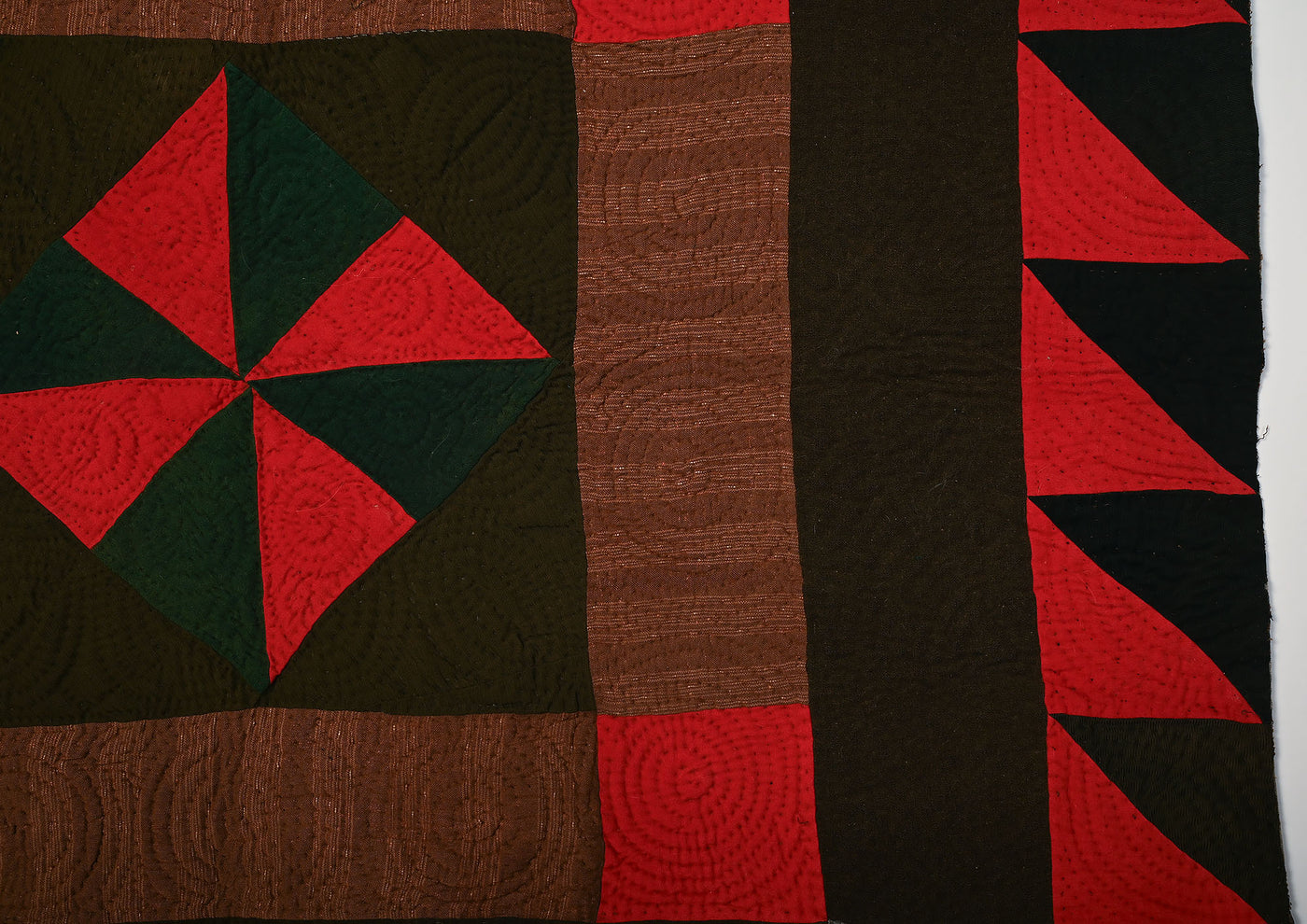 Welsh Quilt with Center Pinwheel