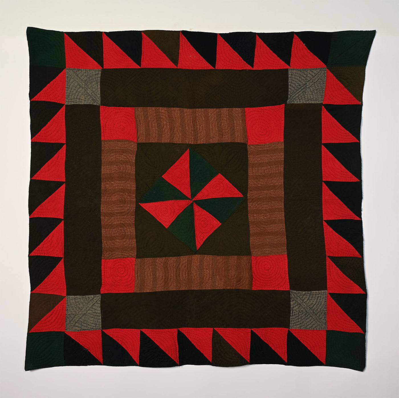 Welsh Quilt with Center Pinwheel