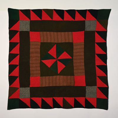 Welsh Quilt with Center Pinwheel