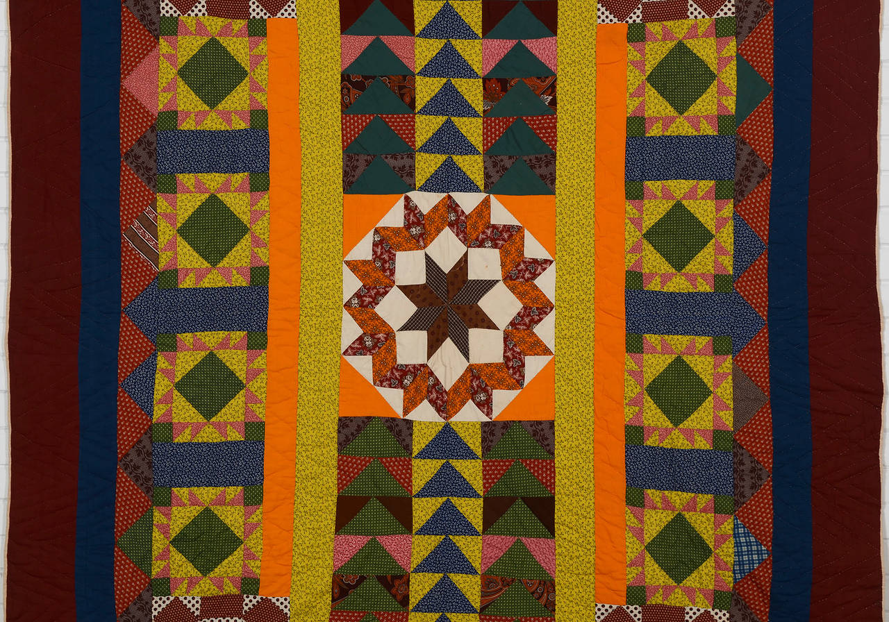 center view of quilt #1301932 sold by Stella Rubin Antiques.