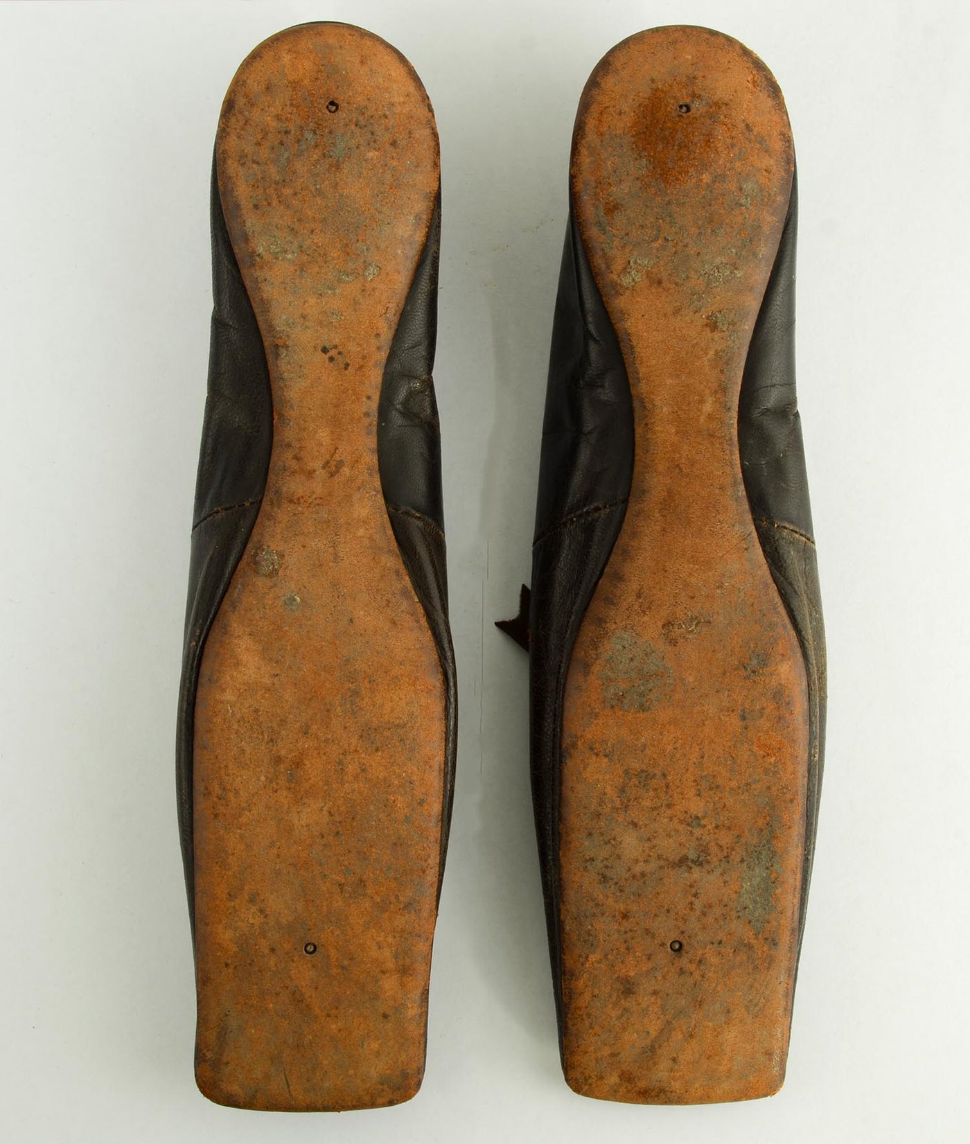 1387392-mid-19th-century-leather-shoes-3-bottom-of-soles