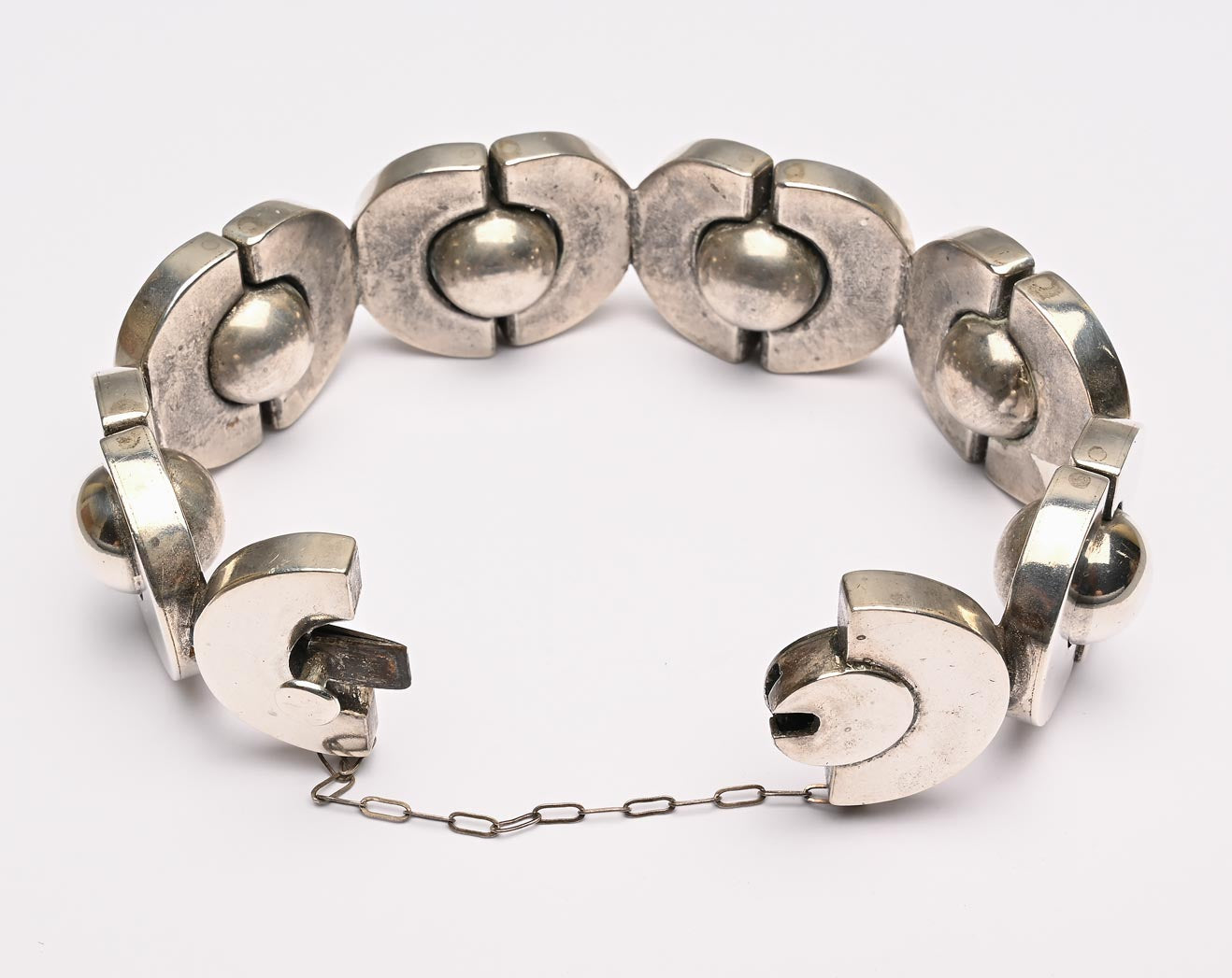 1452355-bracelet-antonio-pineda-circles-bracelet-5-back-view