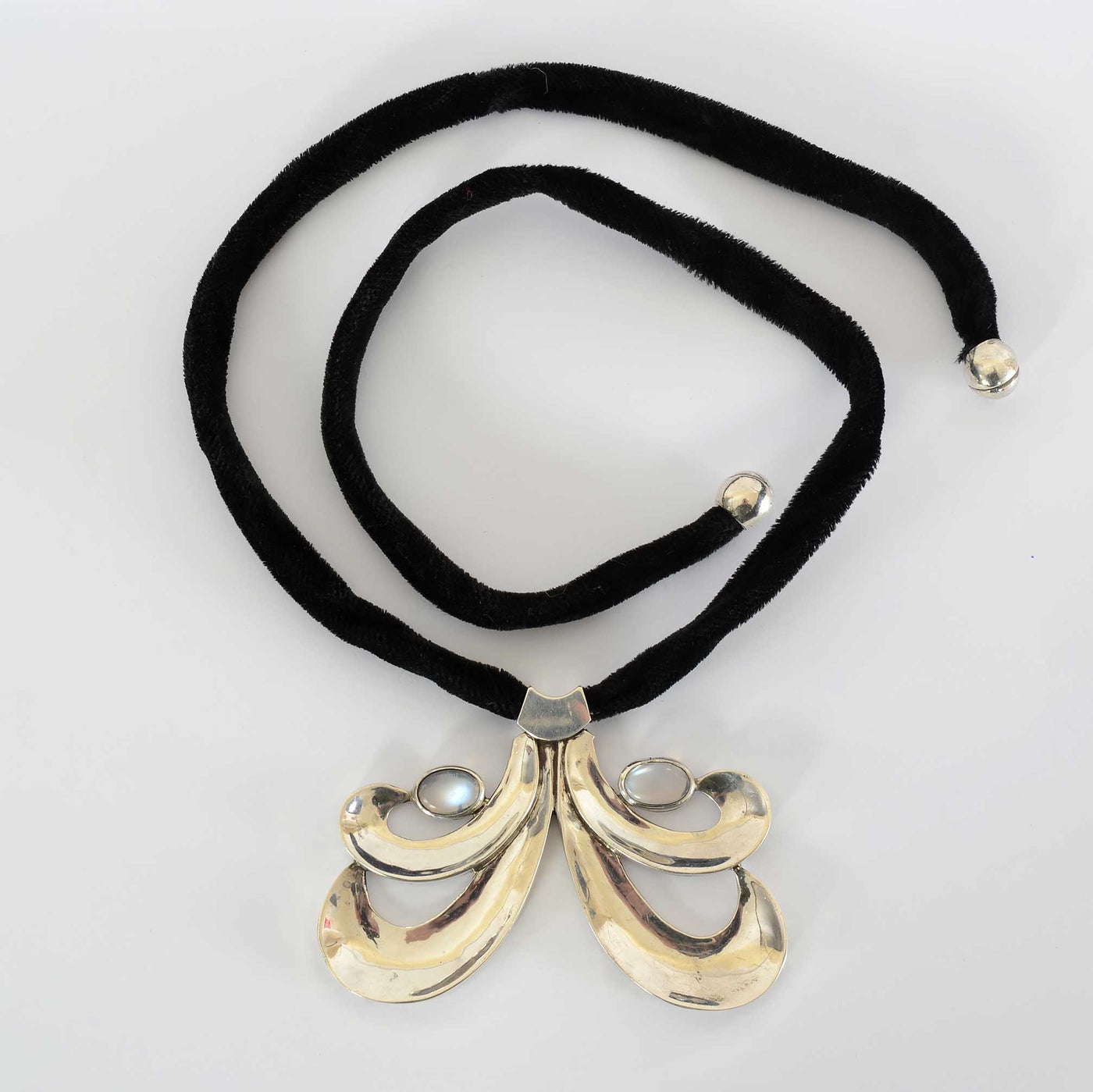 antonio-pineda-silver-moonstone-pendant-necklace-1436597