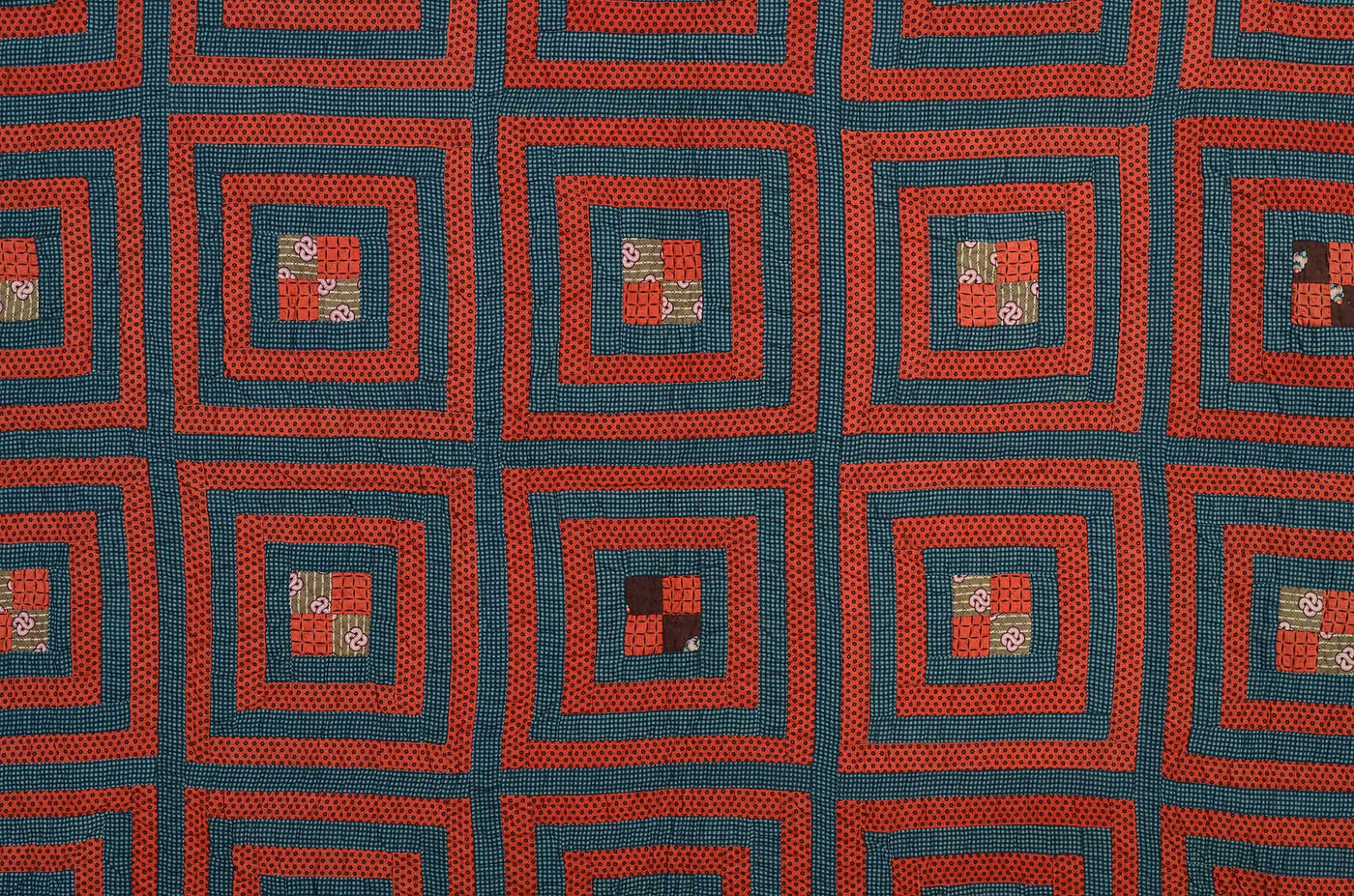 concentric-squares-quilt-with-four-patch-1429169-center-closeup-detail-2
