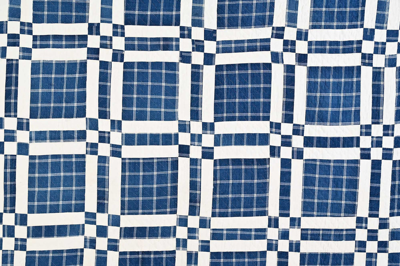 early-windowpane-nine-patch-quilt-1452020-center-closeup-detail-2