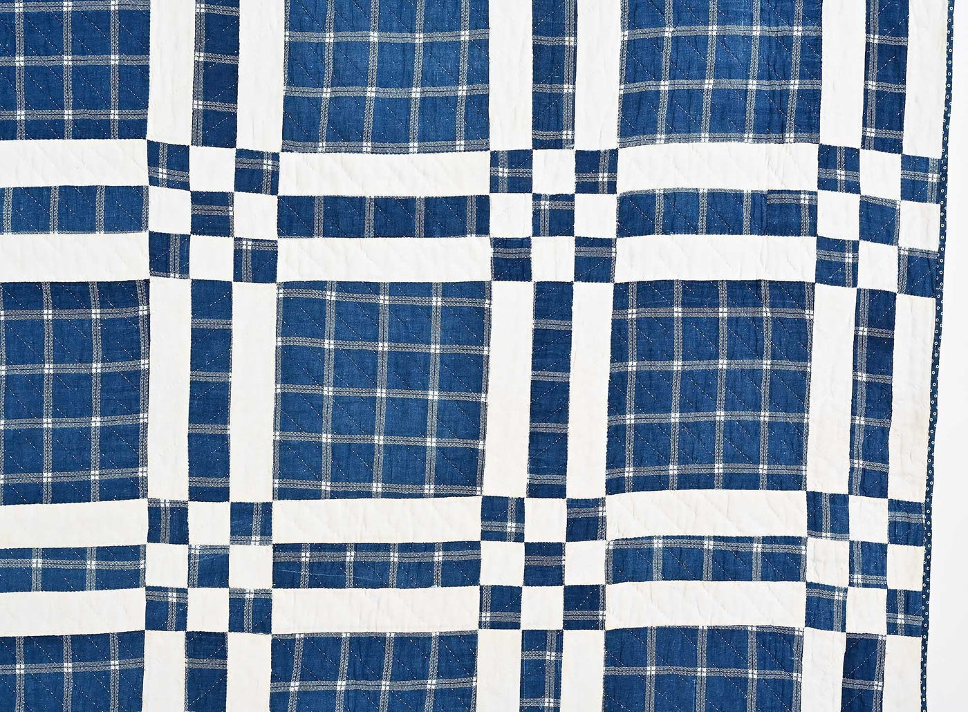early-windowpane-nine-patch-quilt-1452020-right-border-detail-3