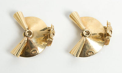 gold-retro-earrings-1092534-3