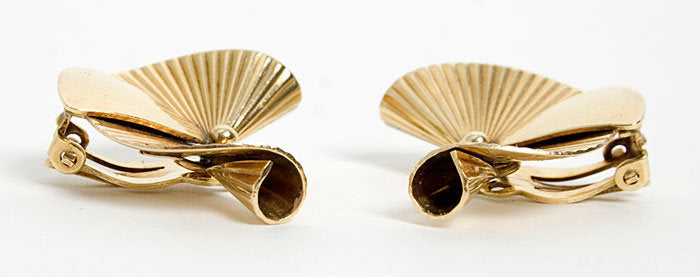gold-retro-earrings-1092534-4