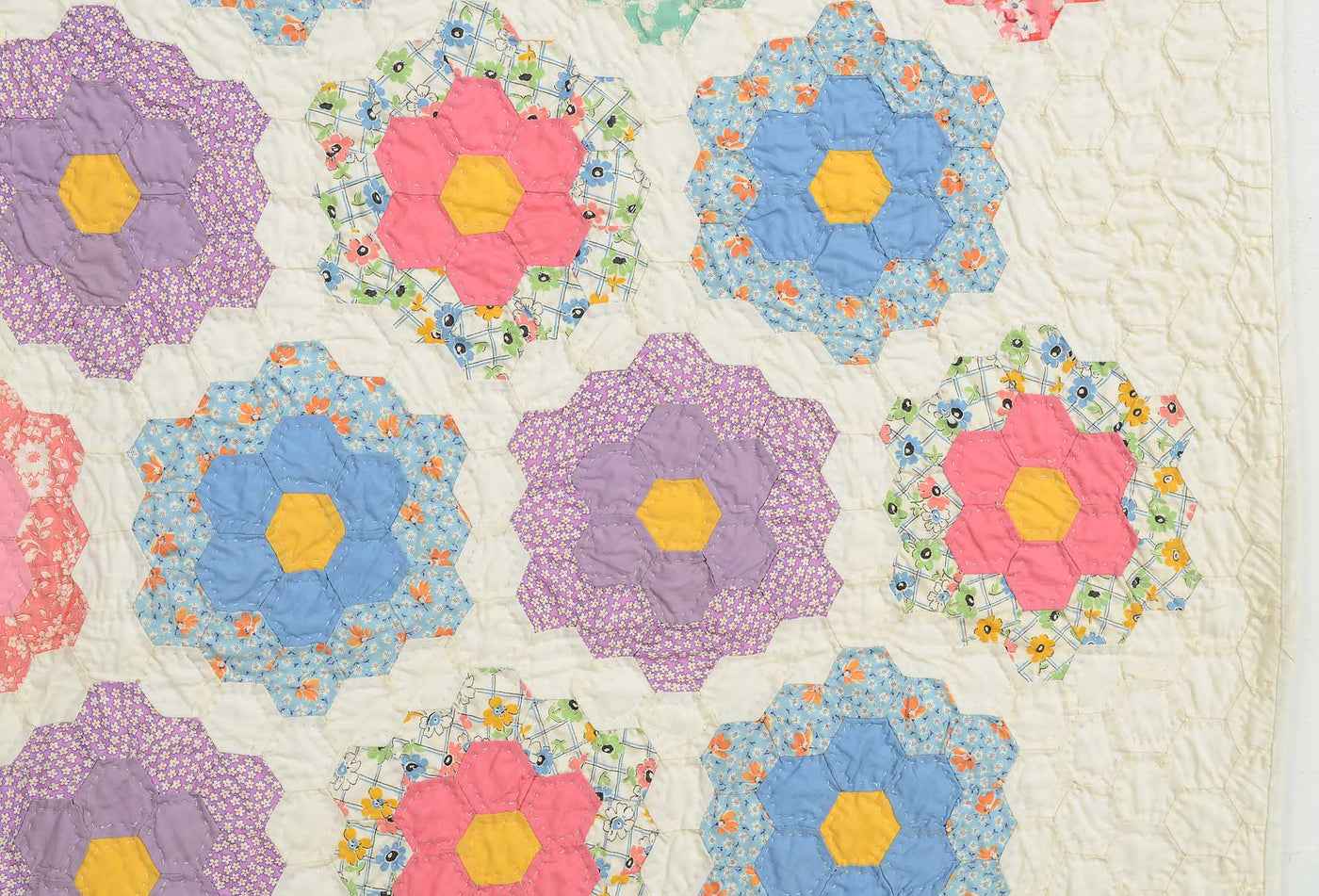 grandmothers-flower_n-quilt-1378600-flowers-close-up-3
