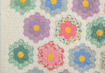 grandmothers-flower_n-quilt-1378600-left-detail-4