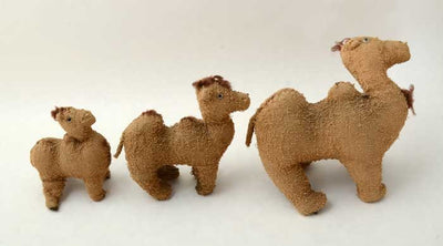 Homemade-Camel-Toys-Circa-1920-1162323-1