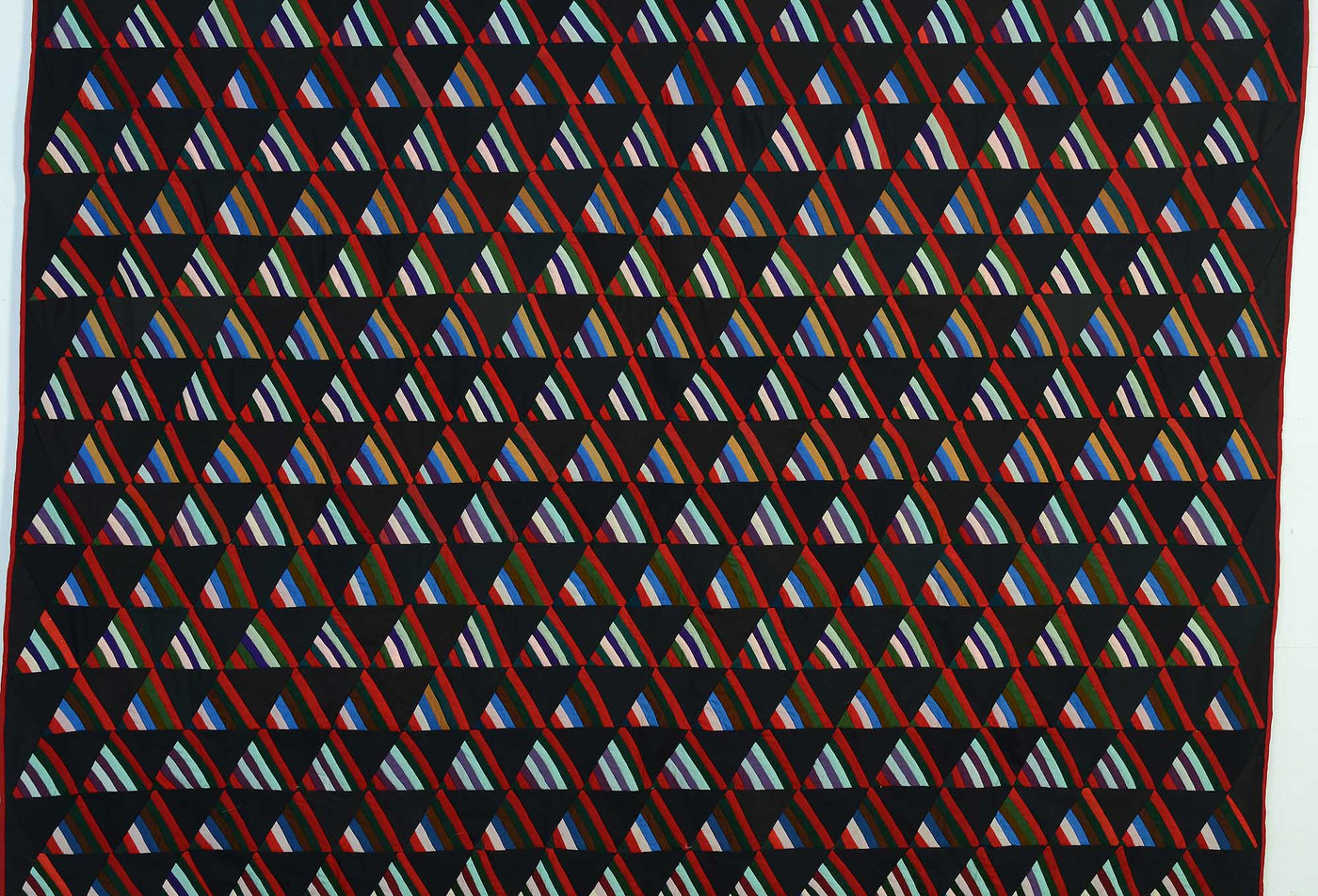 illinois-amish-roman-stripe-quilt-1431191-center-detail-1