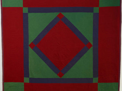 Middle view of Lancaster County Amish Diamond in Square Quilt.
