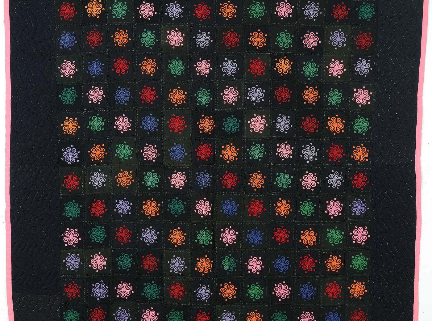 lancaster-county-amish-embroidered-quilt-1441244-center-detail-1