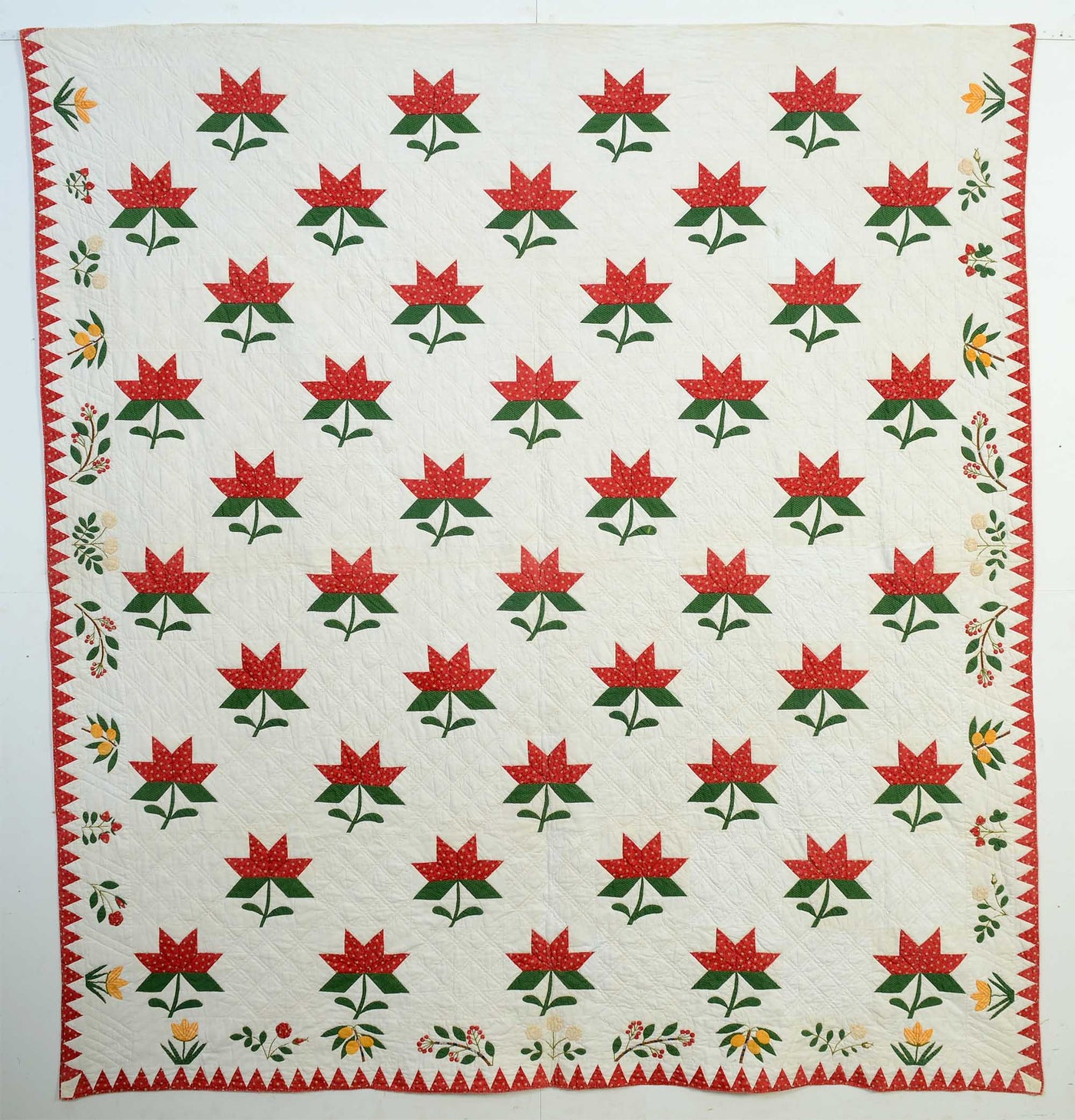 maple-leaf-quilt-with-botanical-border-1410995