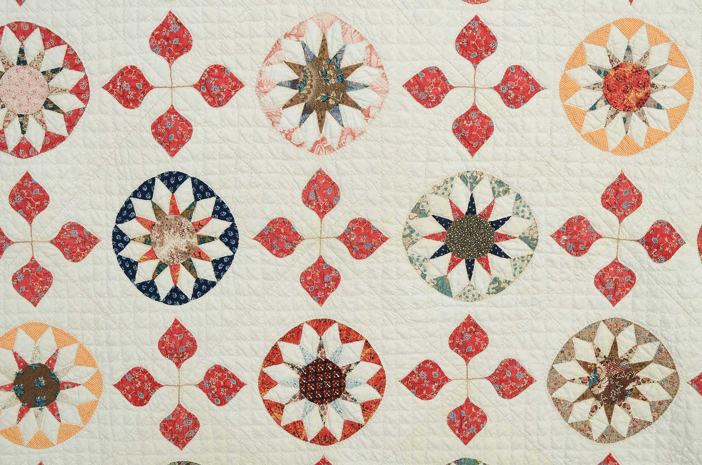 rising-sun-and-hearts-quilt-1453402-detail-2