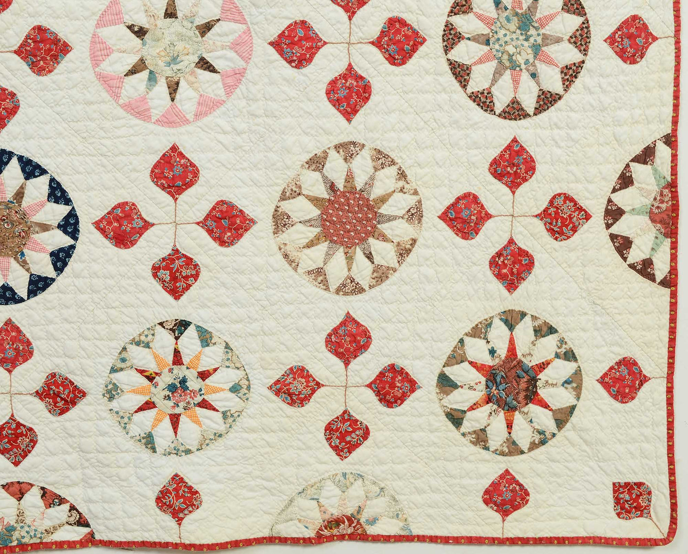 rising-sun-and-hearts-quilt-1453402-detail-6