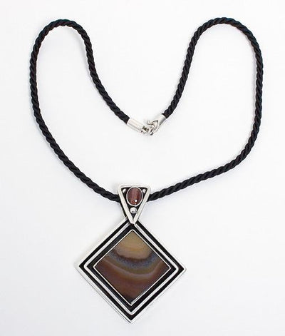 silver-and-picture-agate-necklace-1038356-2