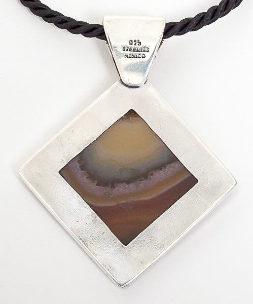 silver-and-picture-agate-necklace-1038356-3