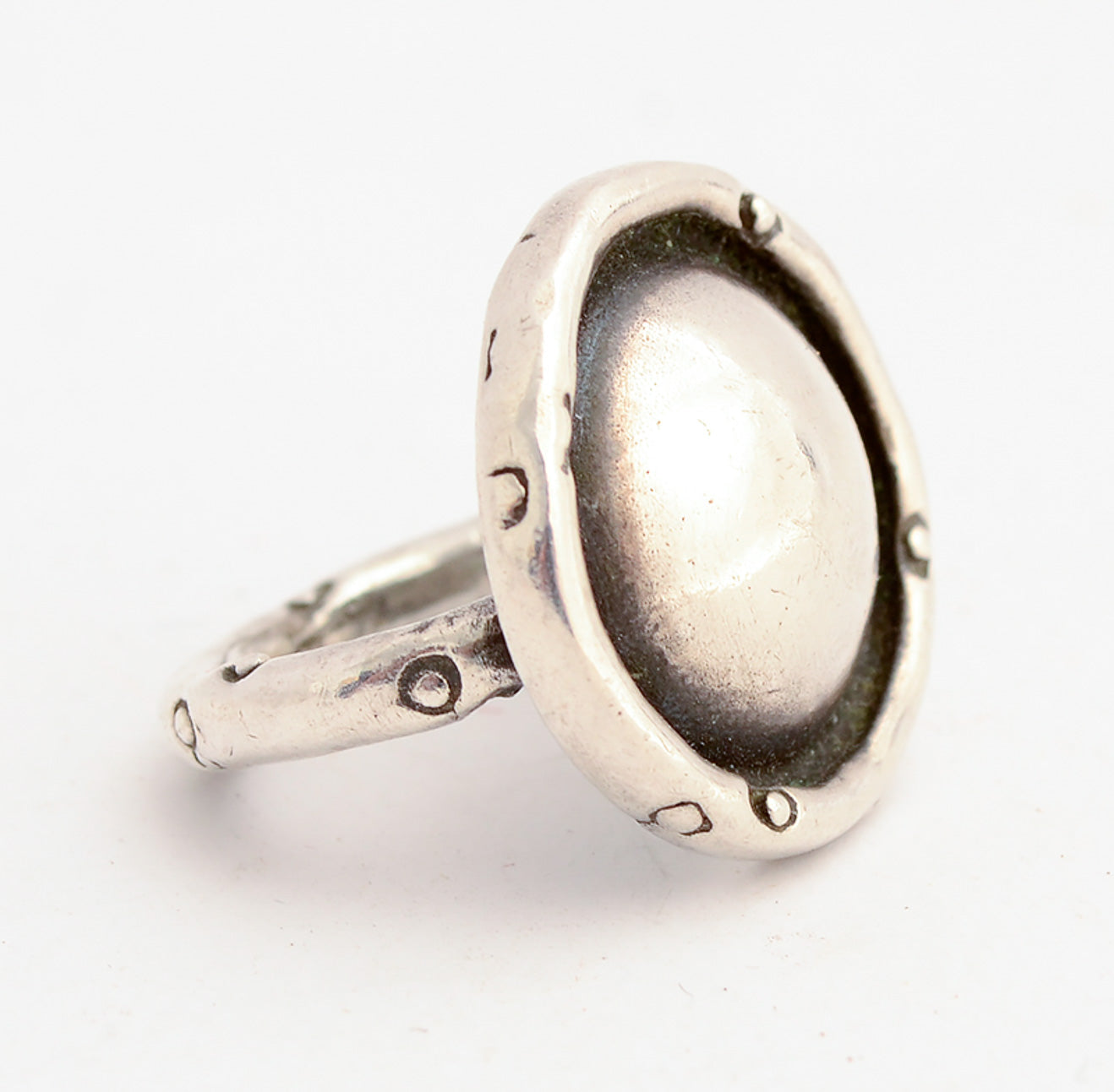 silver-ring-with-circles-circa-1990-item-1247439