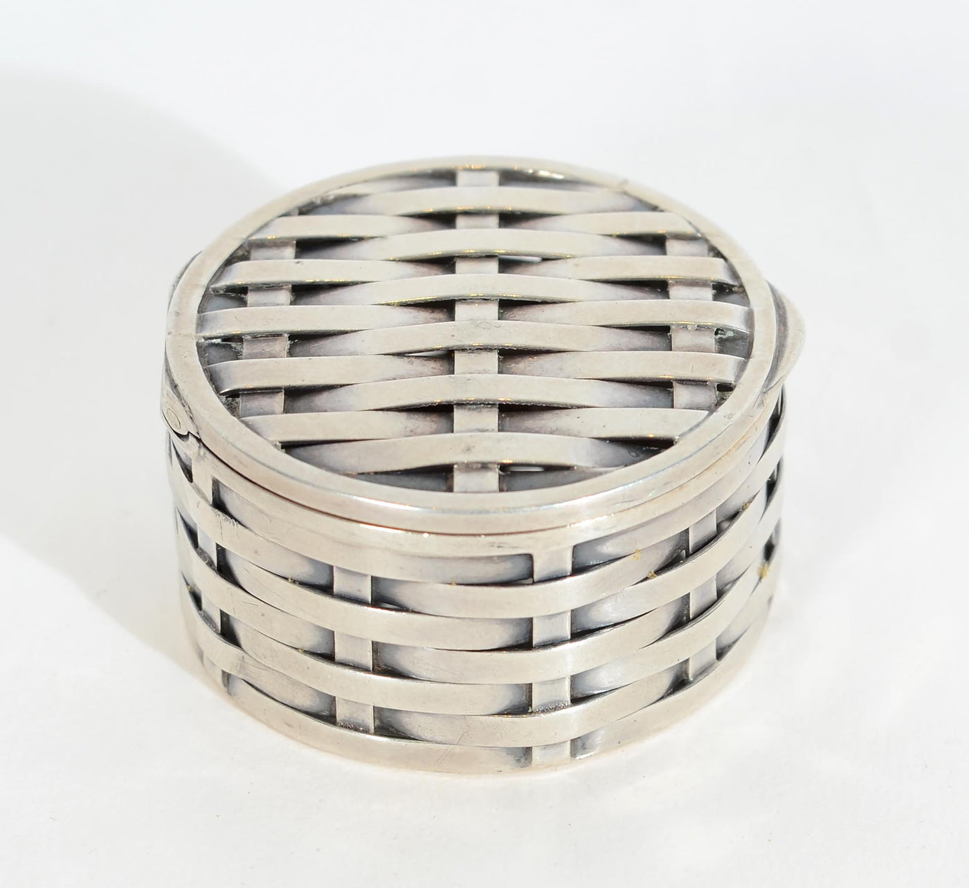 woven-sterling-silver-round-box-product-1339923